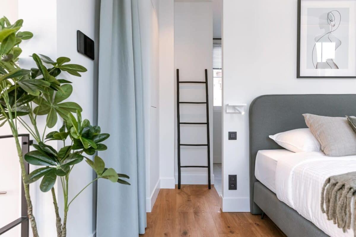 Huswell - Modern Apartment In The Centre Of アントウェルペン エクステリア 写真